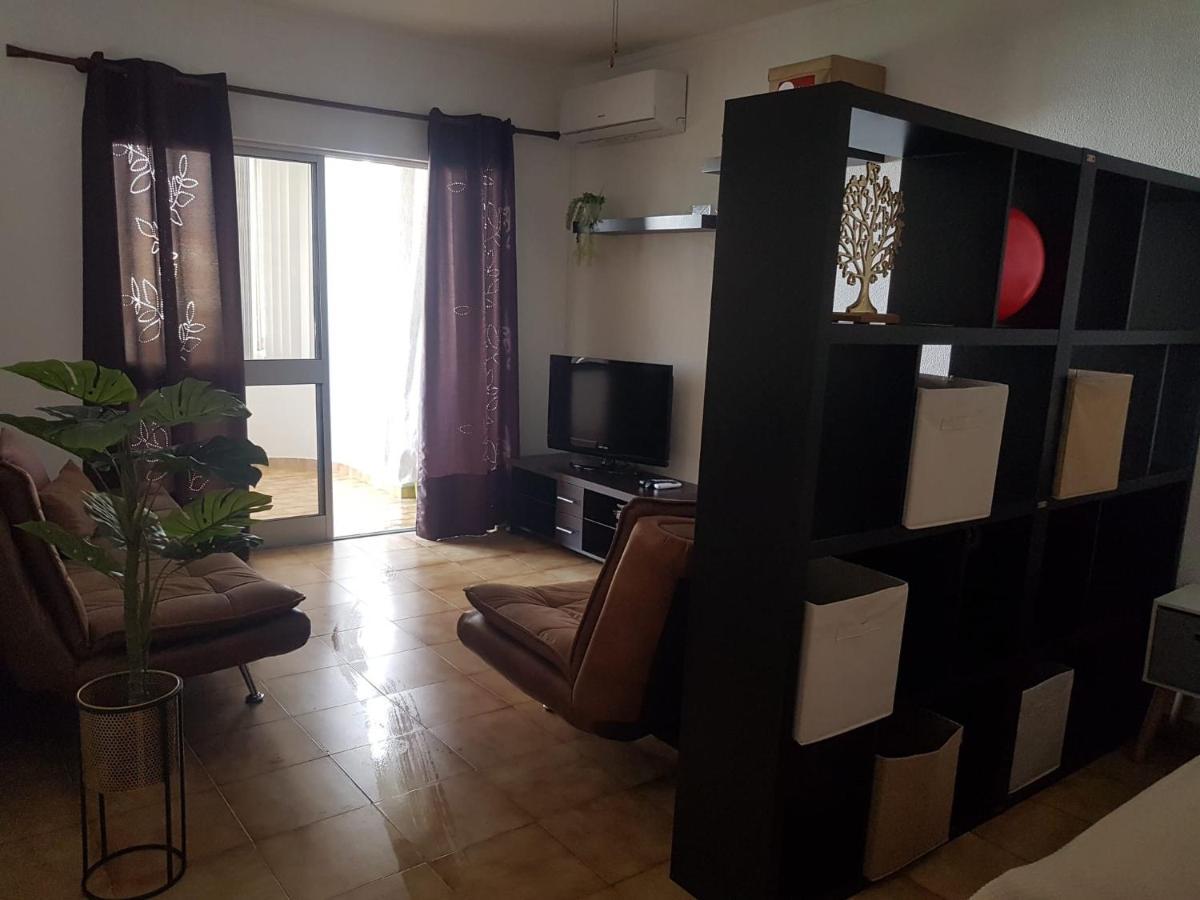Love Shack Flat In Quarteira Center Exterior foto